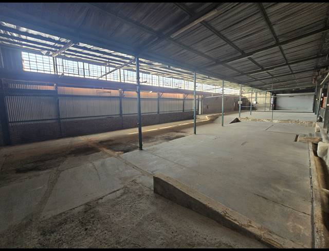 1,148M² WAREHOUSE TO LET IN ANDERBOLT